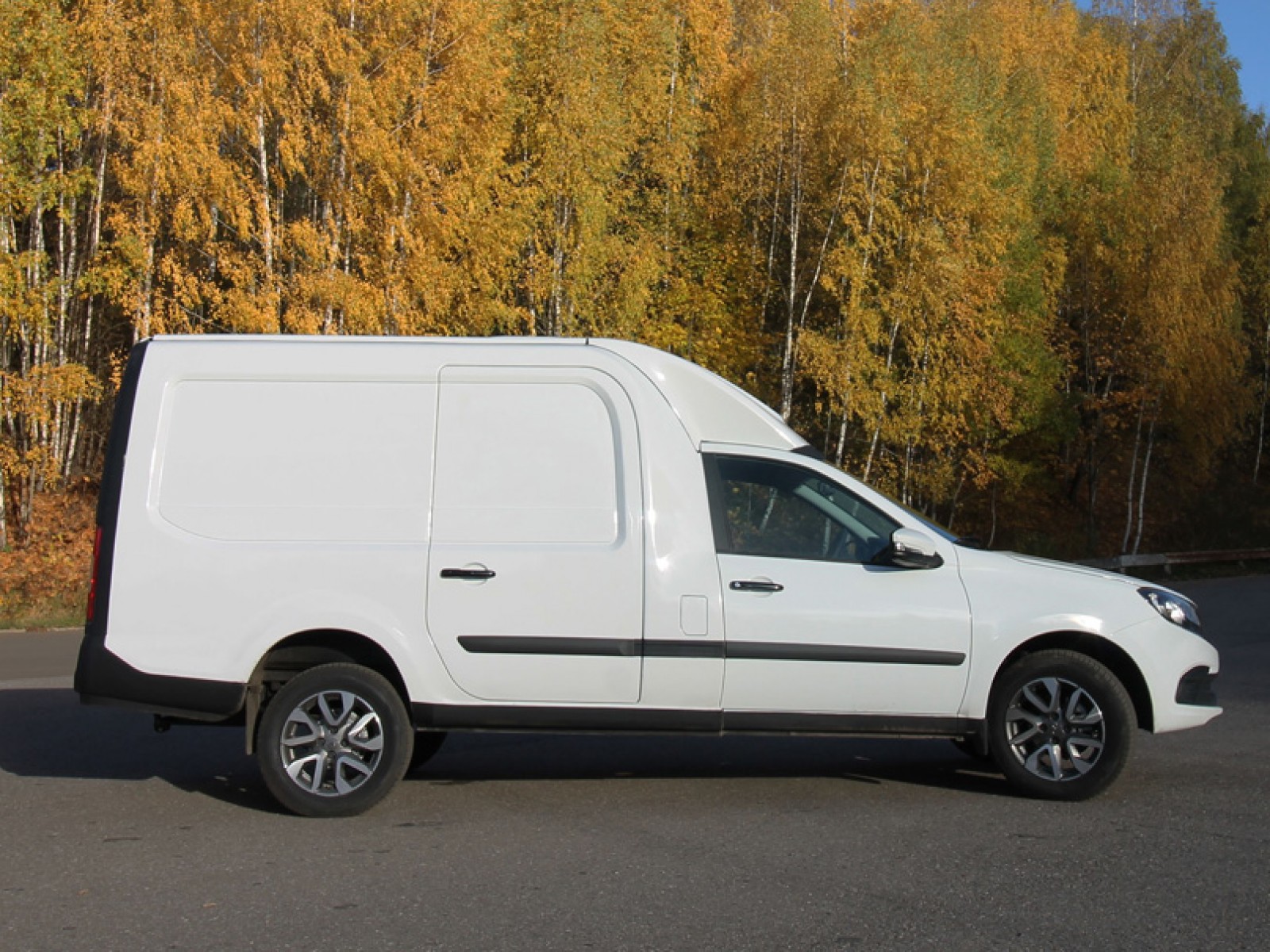 Промтоварный фургон LADA Granta Kub фото