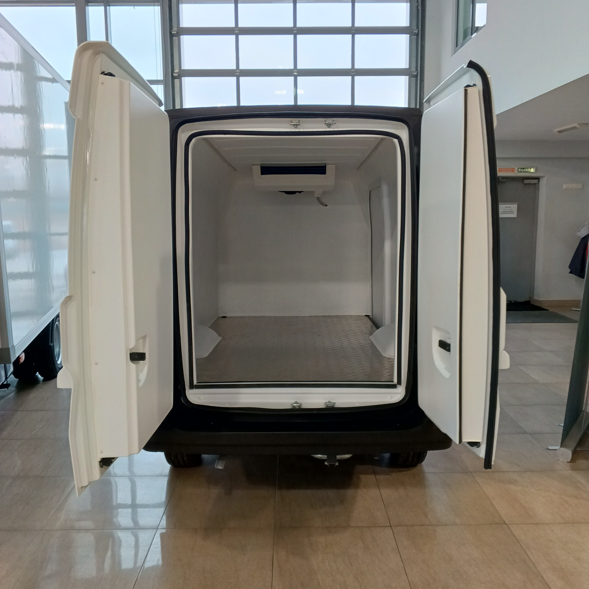 Рефрижератор Lada Granta Cub фото