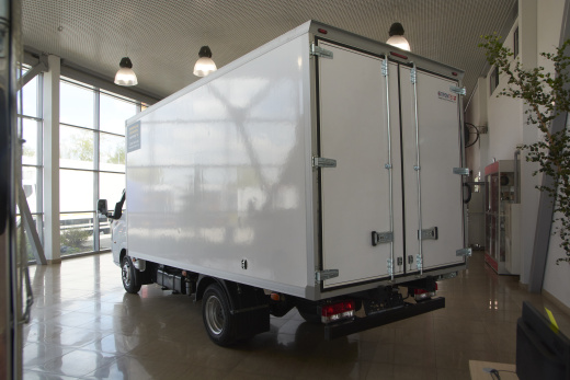 Промтоварный фургон Dongfeng Captain-T фото