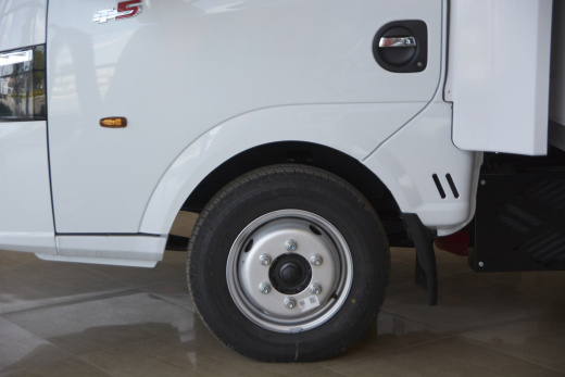 Промтоварный фургон Dongfeng Captain-T фото